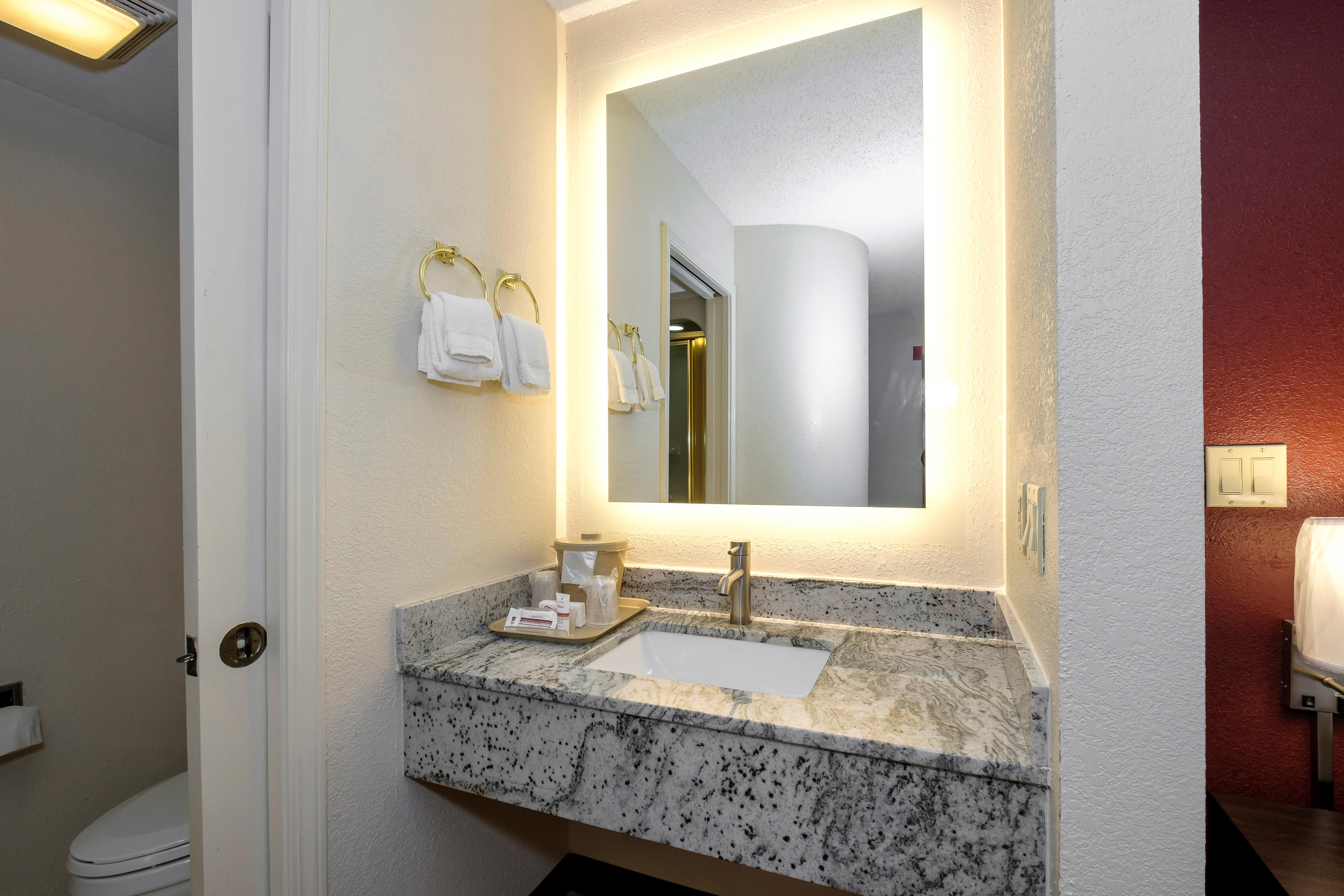 Red Roof Inn Pensacola Fairgrounds Екстериор снимка
