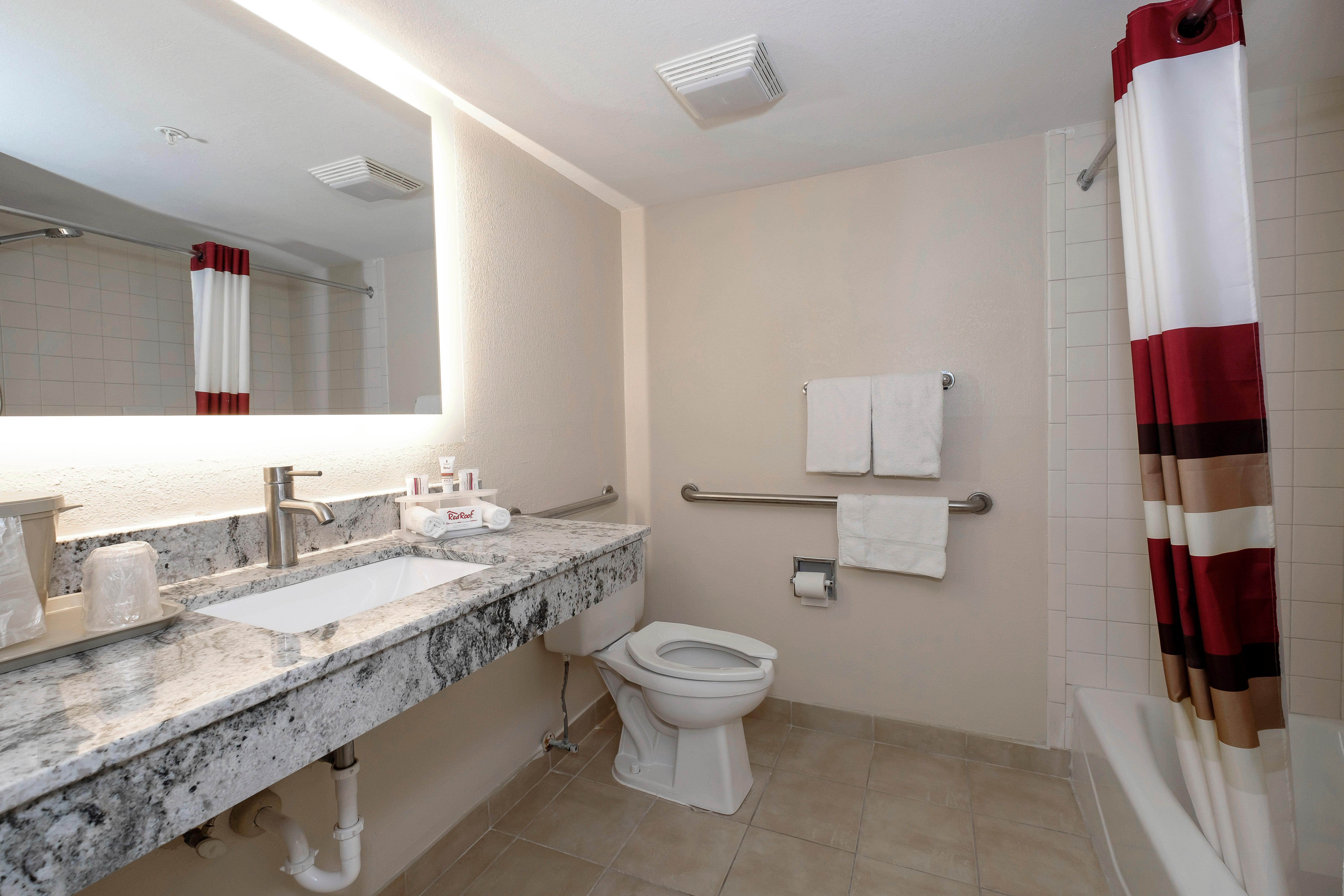 Red Roof Inn Pensacola Fairgrounds Екстериор снимка