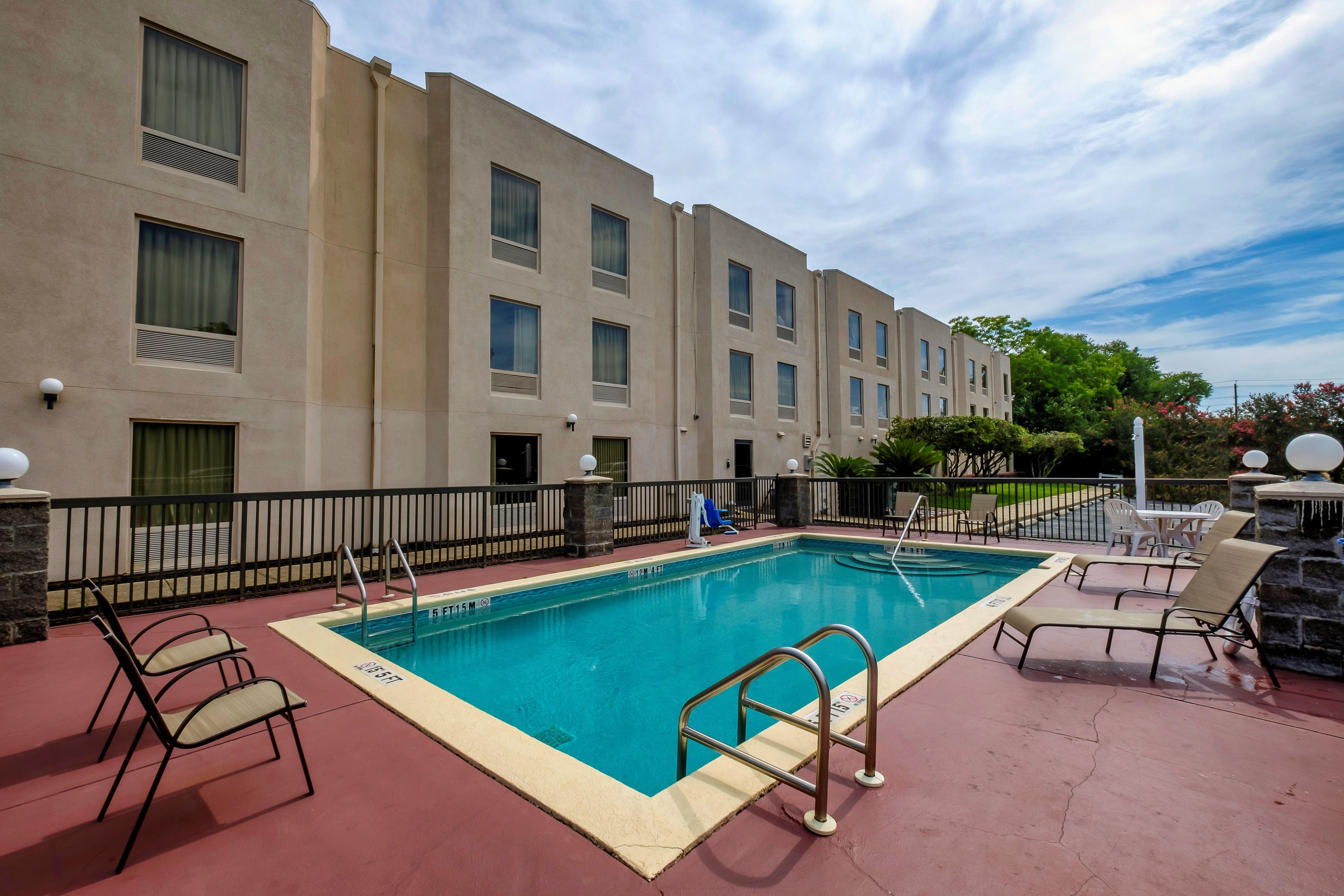 Red Roof Inn Pensacola Fairgrounds Екстериор снимка