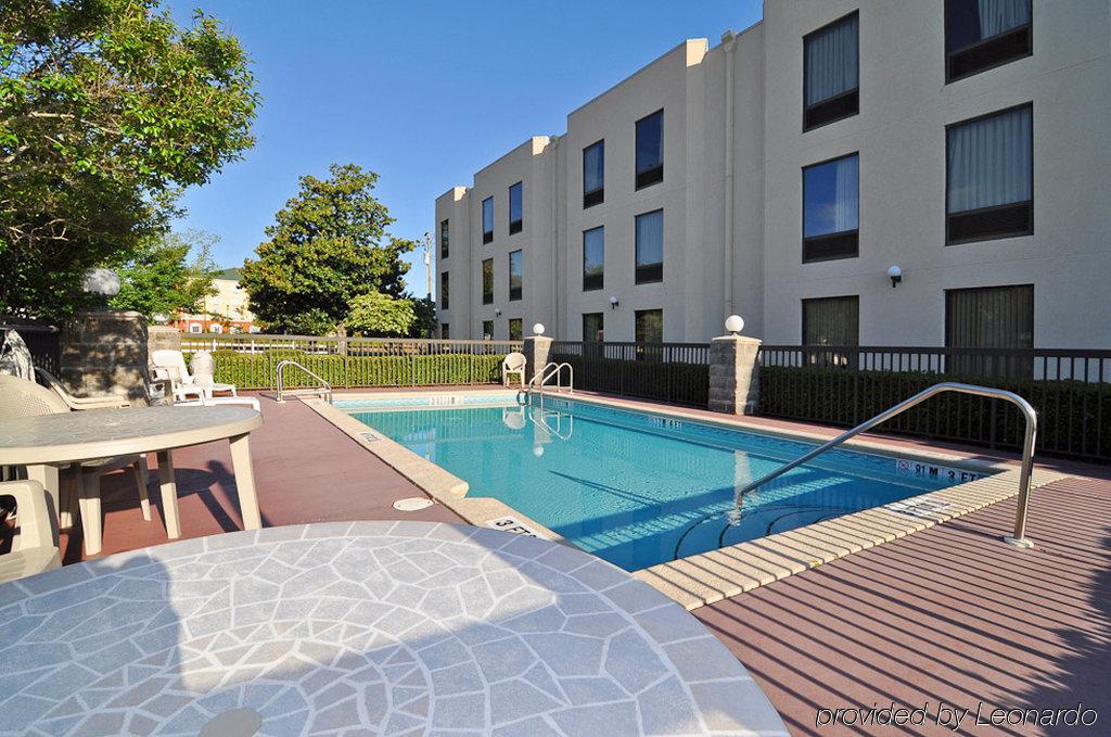 Red Roof Inn Pensacola Fairgrounds Съоръжения снимка
