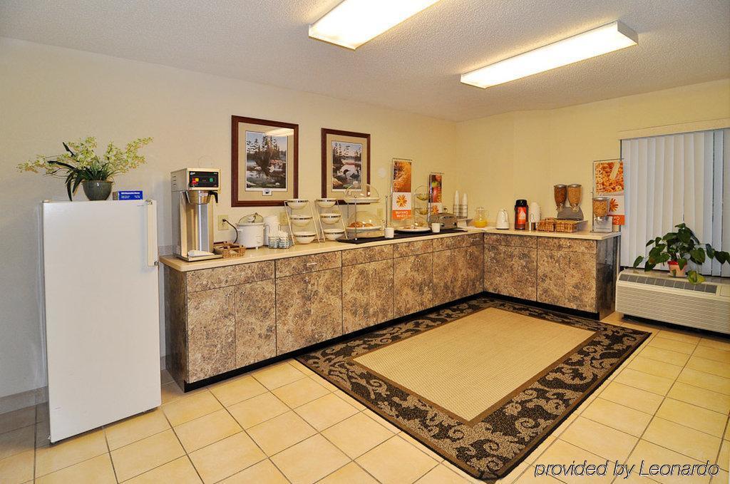 Red Roof Inn Pensacola Fairgrounds Екстериор снимка