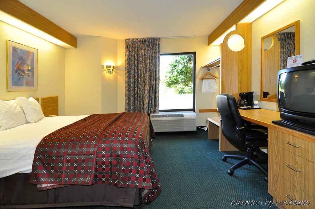 Red Roof Inn Pensacola Fairgrounds Стая снимка