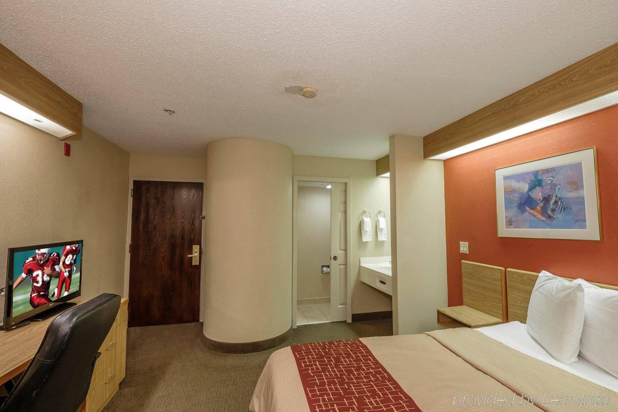 Red Roof Inn Pensacola Fairgrounds Екстериор снимка